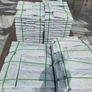 汕头 芝麻白蘑菇石装车出货