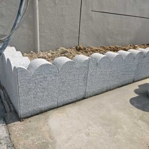 汕头 芝麻白花岗岩花边石铺装效果图