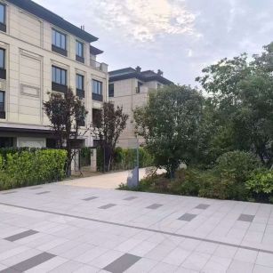 汕头 芝麻白与芝麻白搭配铺装，尺寸1200*600