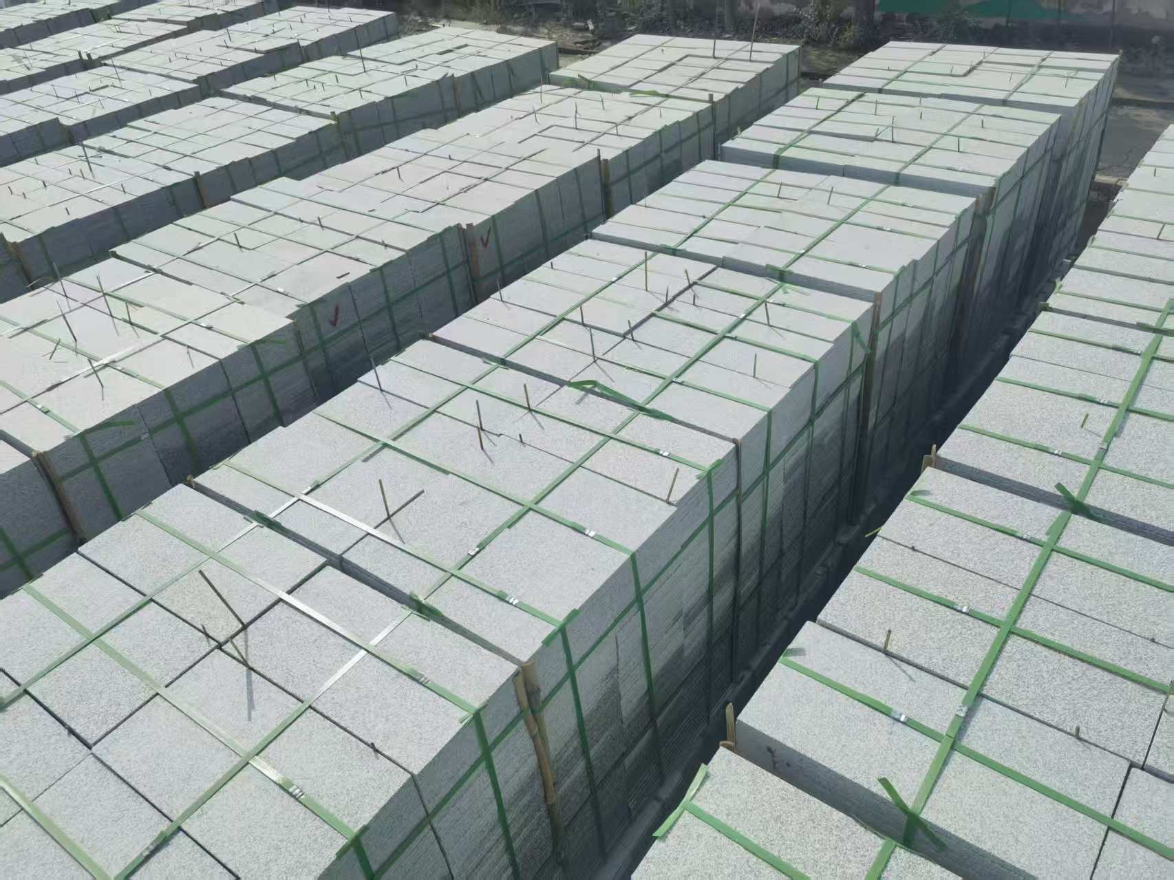 汕头 芝麻白1.8公分火烧300*600地铺，清仓大甩卖