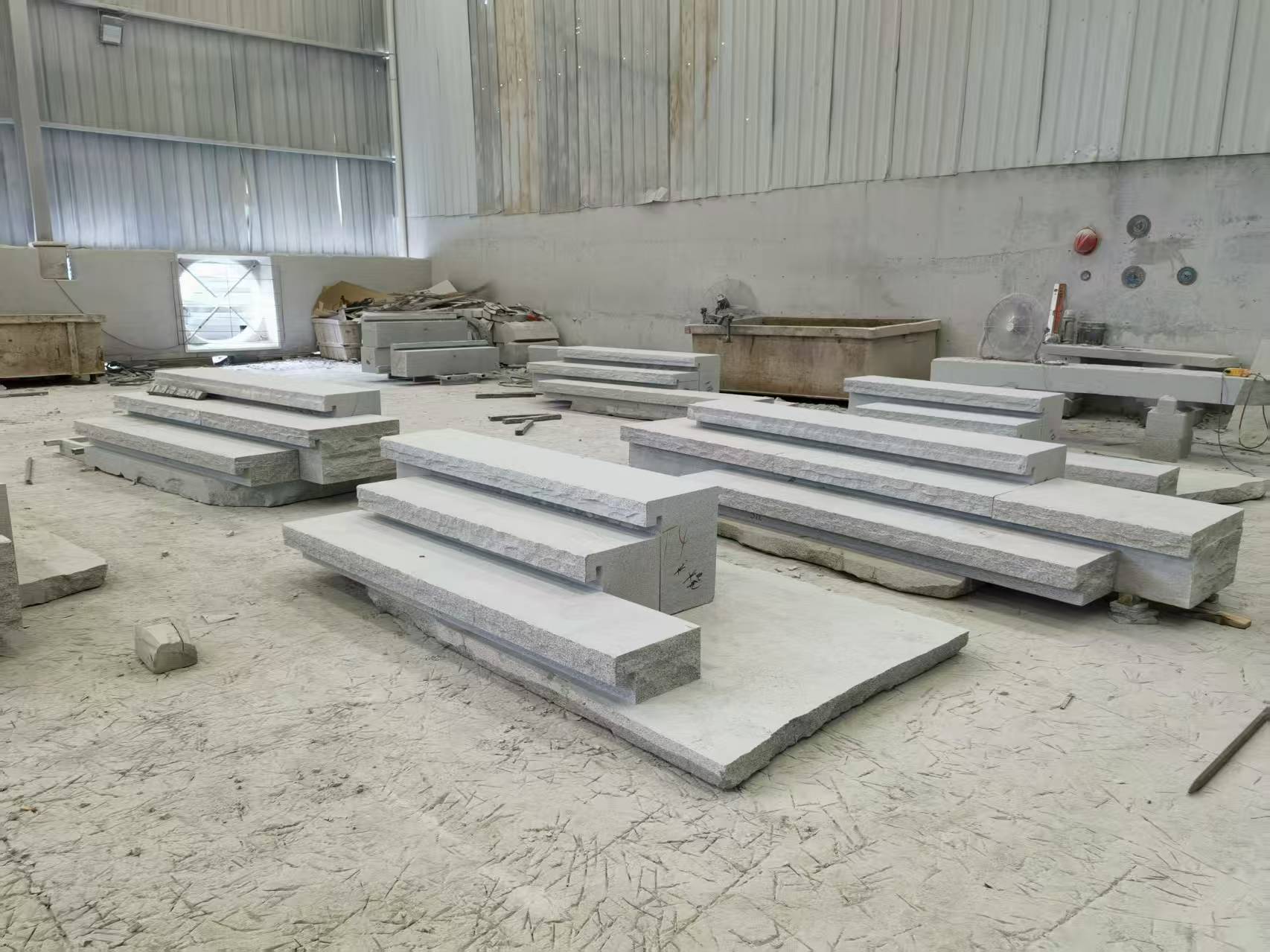 汕头 整石台阶（大面火烧+侧面自然面），出货前厂内拼装
