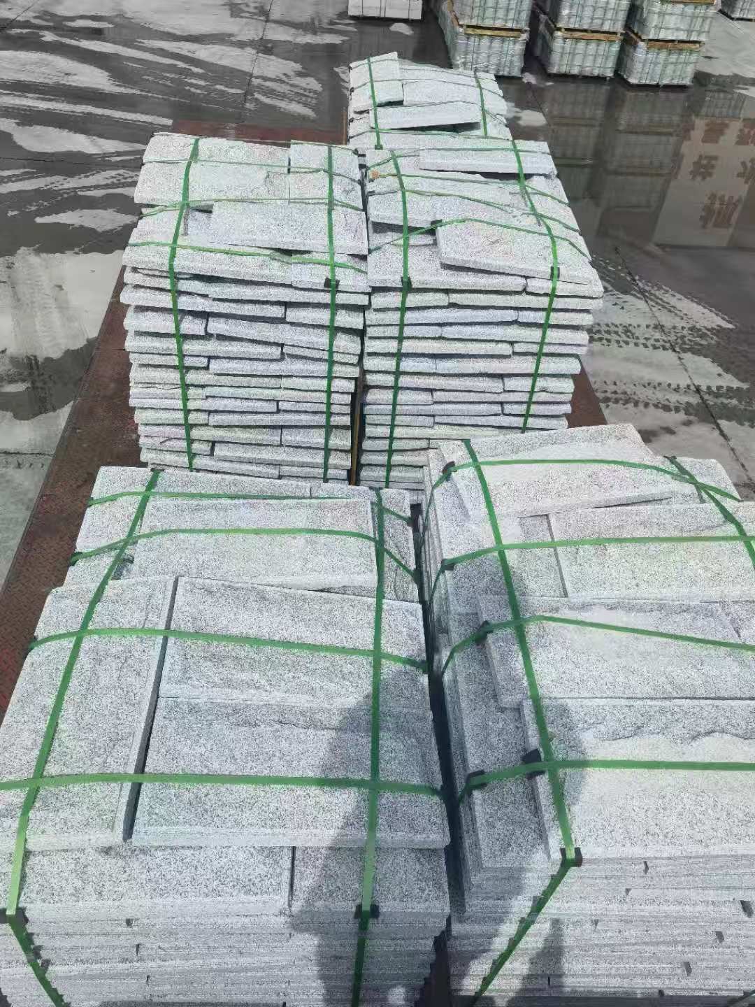 汕头 芝麻白蘑菇石装车出货