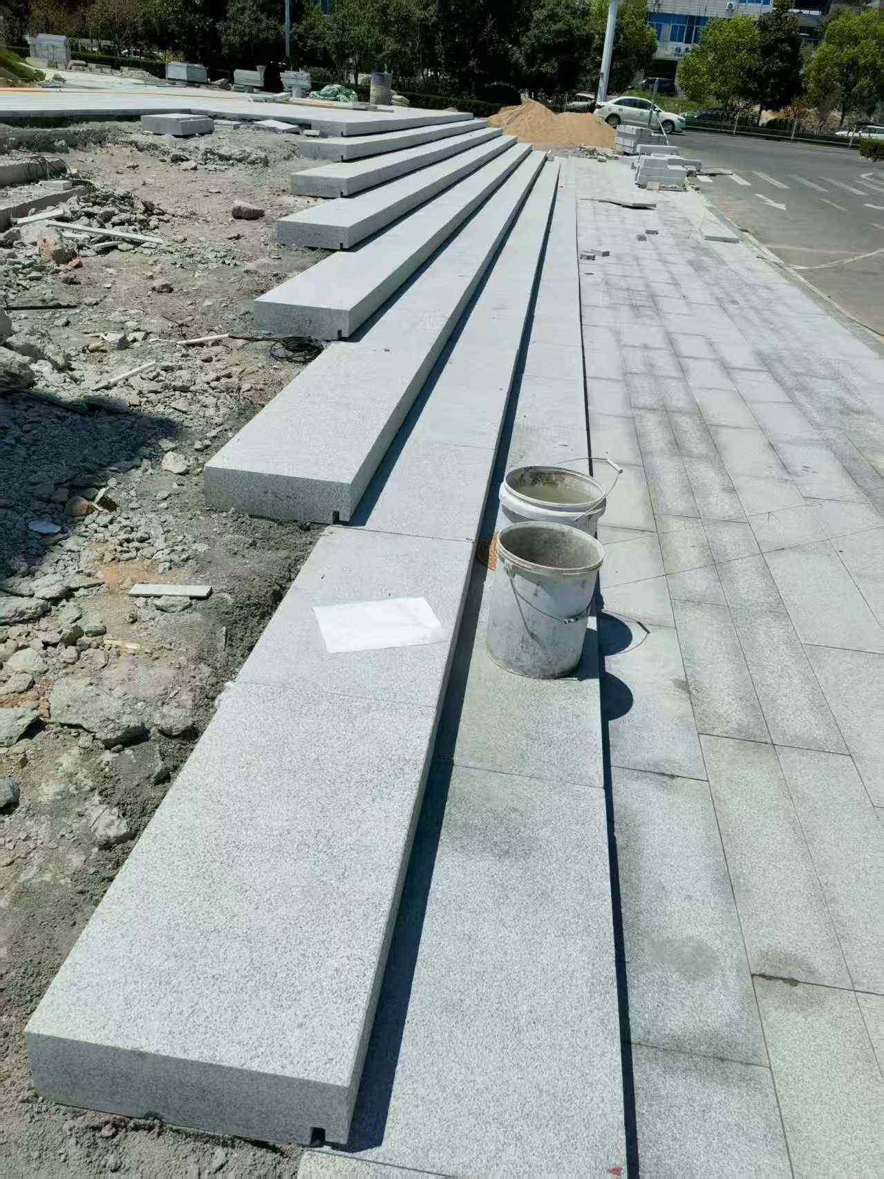 汕头 芝麻白整石台阶，施工现场