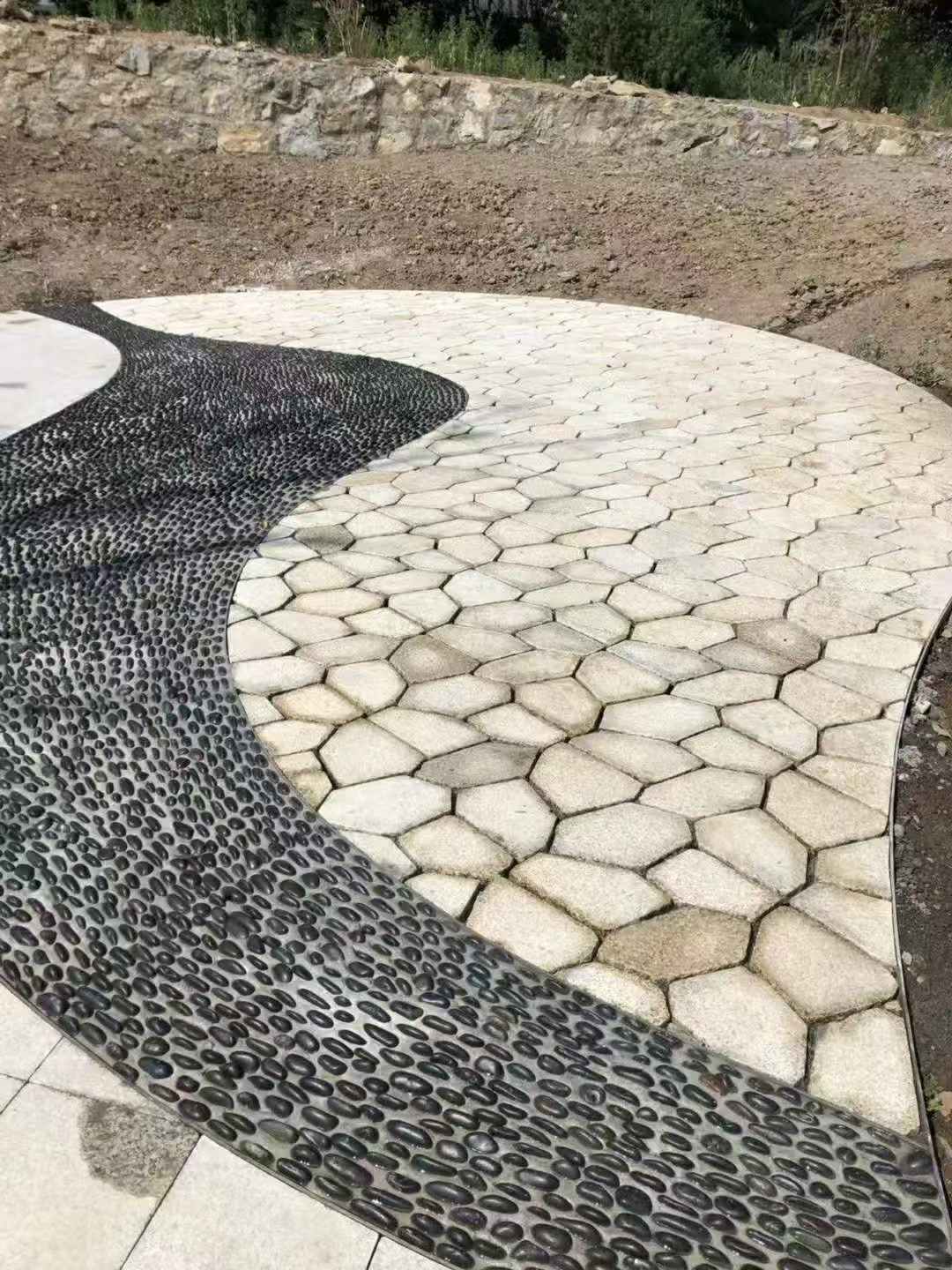 汕头 黄金麻冰裂缝室外铺装效果完美展示