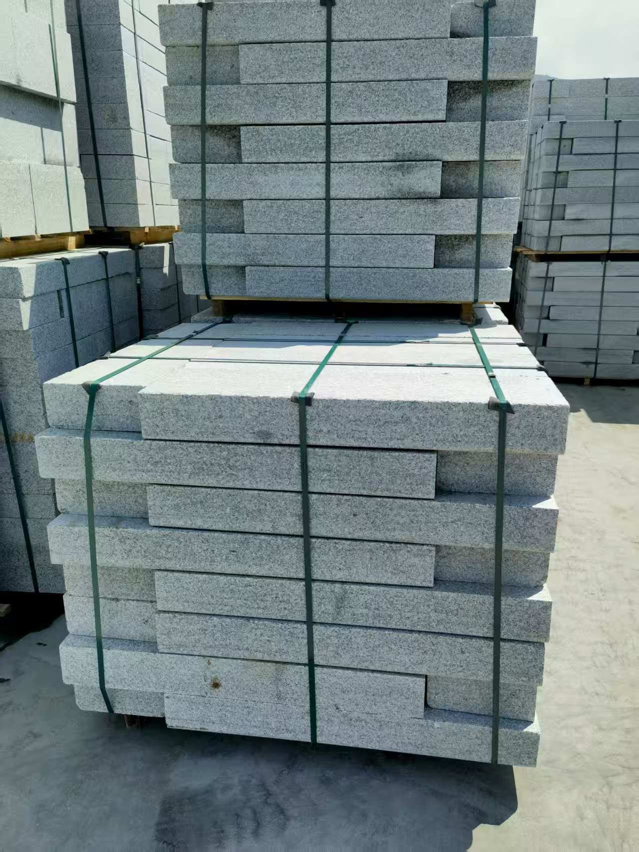 汕头 芙蓉白花岗岩路沿石、平石尺寸标准，色泽均匀