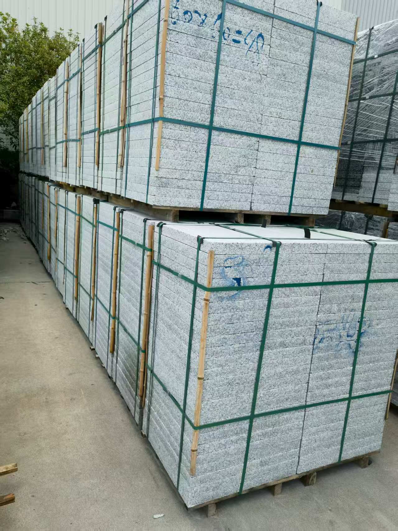 汕头 大花芙蓉白火烧成品，市政园林广场地铺石