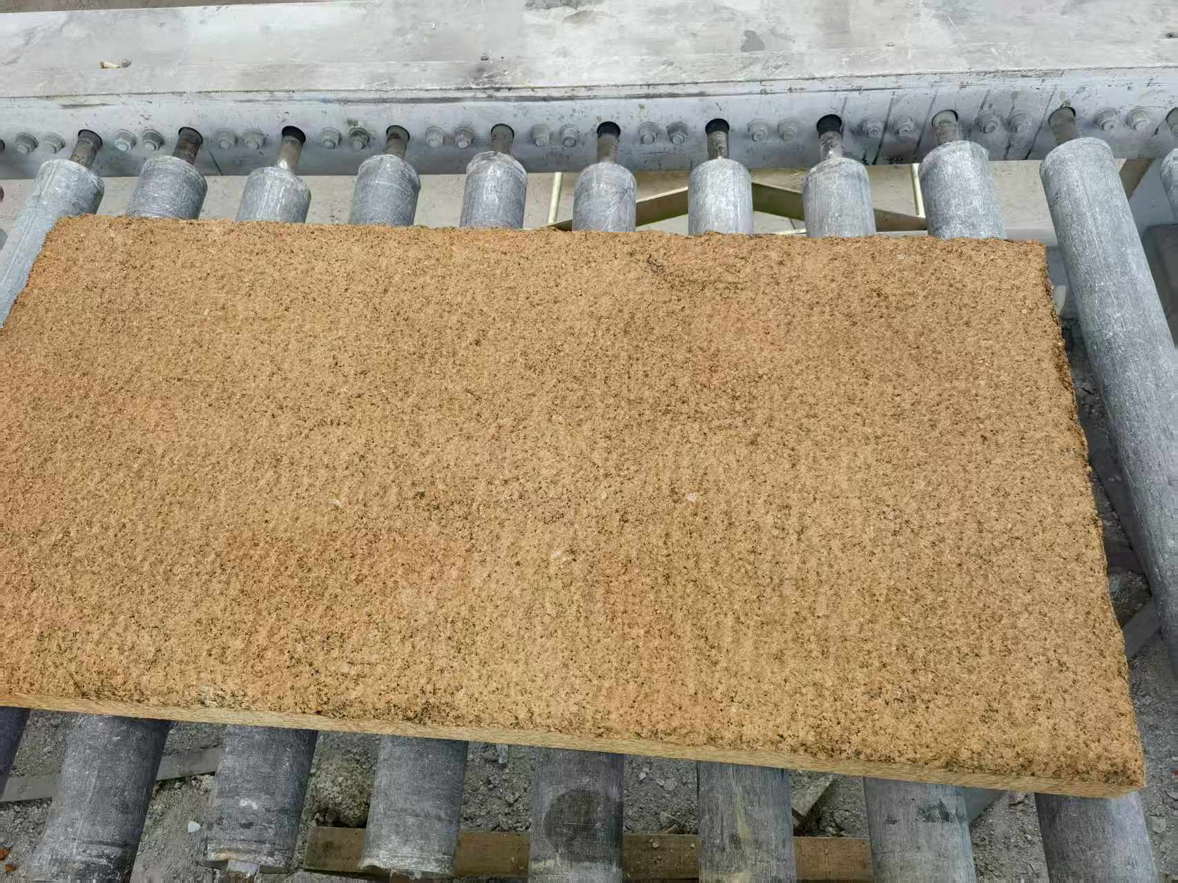 汕头 菠萝面老石板，做旧仿古石，流水线生产加工