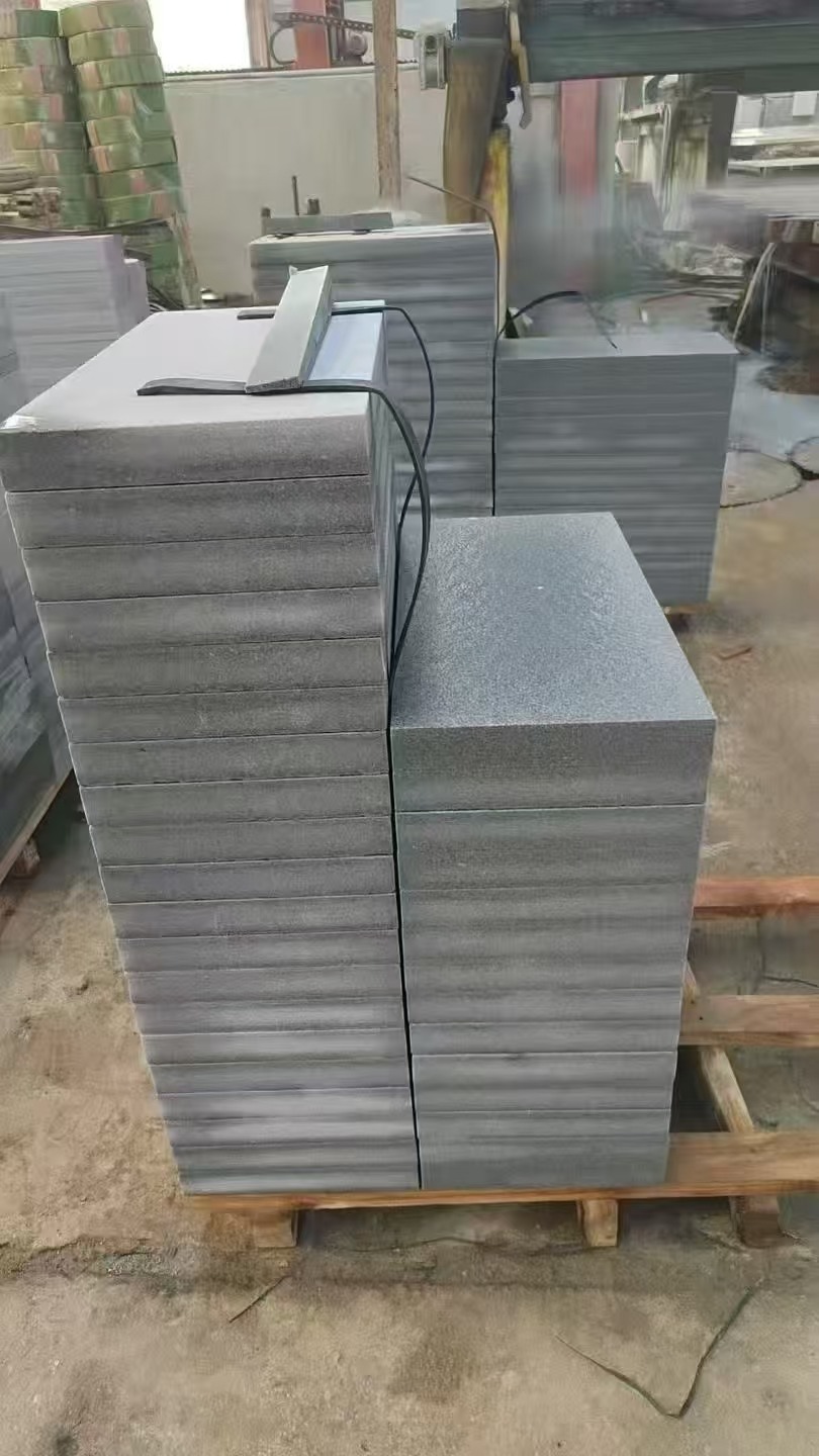 汕头 芝麻灰火烧面300*600*50地铺石材